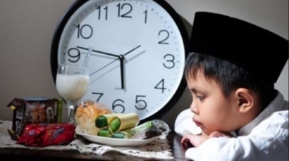 Nostalgia Ramadan di Waktu Kecil, Ada yang Diam-diam Makan?