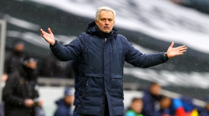 Jose Mourinho Dipecat, Blunder Besar Tottenham Hotspur