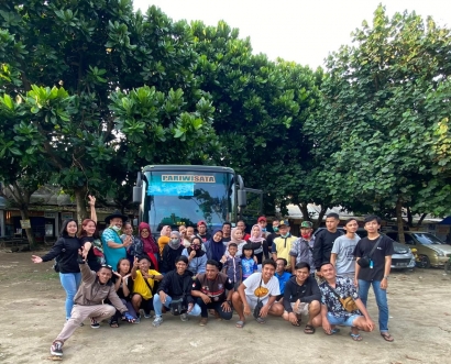Mahasiswa PMM UMM Jalan-jalan Bersama Warga Desa Kedung Pedaringan
