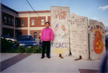 Lempengan Tembok Berlin di Portland, Maine, AS
