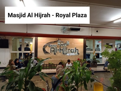 Masjid Al Hijrah Royal Plaza, Tempat Ibadah Buat yang Suka "Ngemall"