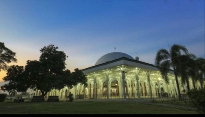 Masjid Agung Al-Falah, Tempat Saya Belajar Bahasa Inggris dan Arab