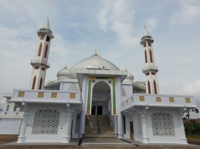 Tiga Masjid Favorit, Aku Singgahi Ketika Melintasi Tiga Kabupaten