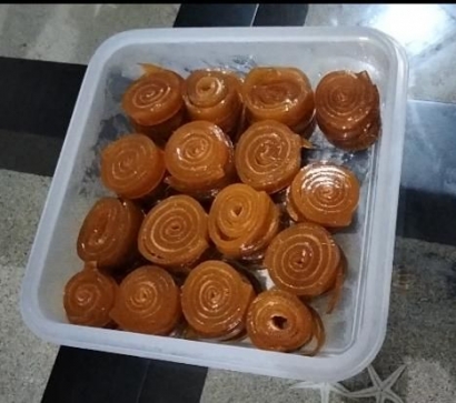 Gak Suka Sayur? PMM UMM Kelompok 48 Sosialisasikan Cara Membuat Permen Jelly dari Sayur Wortel