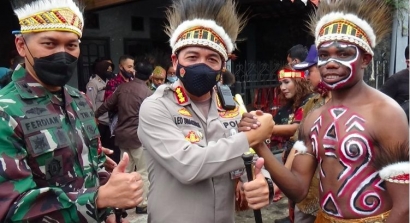 Kombes Pol Leo Simarmata Kapolresta Malang Jadi Bapak Asuh Mahasiswa Papua