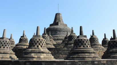 Borobudur Candi Budha di Tengah Komunitas Muslim Nusantara