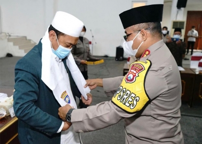 Jaga Nilai Moral dan Akhlak Melalui Pengukuhan Da'i Kamtibmas Polrestabes Surabaya