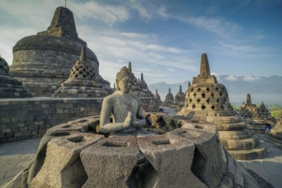 Bukan Hanya Objek Wisata, Candi Borobudur Memiliki Sisi Lain.....