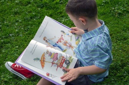 Kiat Membangkitkan Semangat Membaca Anak Sesuai Tipe Kecerdasannya