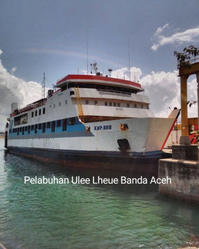 Aktivitas Pelabuhan Ulee Lheue Banda Aceh di Hari Akhir Larangan Mudik Lebaran 2021