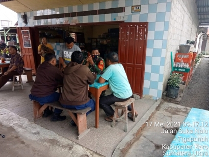 Warga Dusun I Tigapanah Dihimbau Laksanakan Pokes Covid 19 oleh Babinsa Koramil 02/TP
