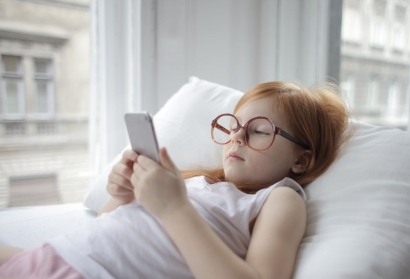 Tips Mengurangi Kecanduan Smartphone pada Anak