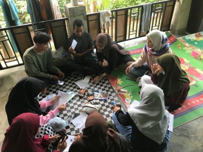 Bahasa Inggris sebagai Self Improvement bagi Para Remaja Desa Taman Baru, Sekotong, NTB