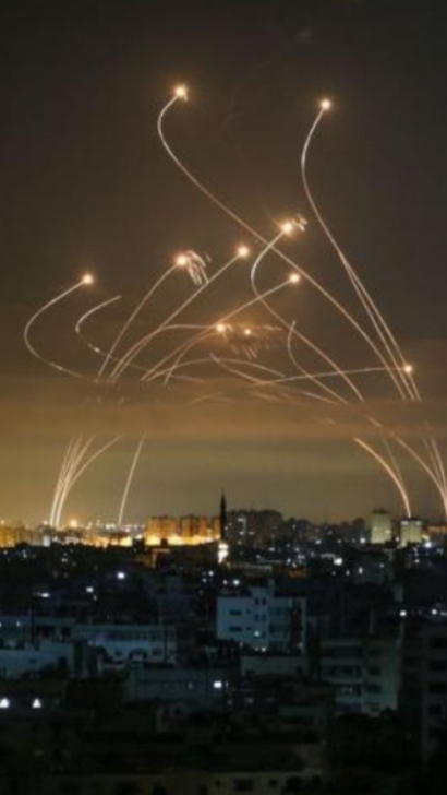 Sepercik Bunga Api di Langit Gaza