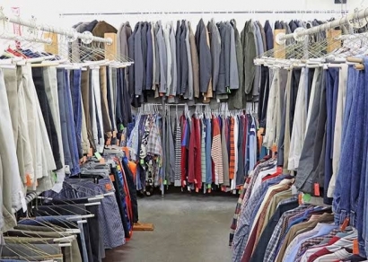 Gemar Thrifting? Berikut Hal Positif dan Negatif dari Pakaian Thrifting