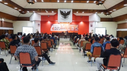 Gelar Sosialisasi 4 Pilar di Untag Surabaya, Bambang DH Beli Pelatihan Content Creator