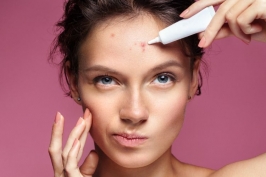 6 Kebiasaan Buruk yang Memperparah Kondisi Jerawat Meski Sudah Pakai Skincare