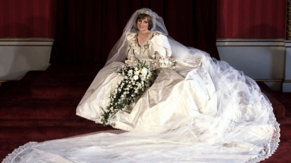Gaun Pengantin Putri Diana, Keanggunan Pembungkus Kepedihan