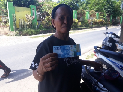 Pedagang Toko Kelontongan di Makassar, Tertipu Uang Palsu Pecahan 50 Ribu