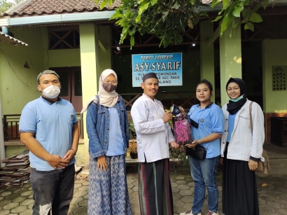 "Gerakan 1000 Masker" untuk Masyarakat Desa Sukoanyar oleh Kelompok KKN UM 2021