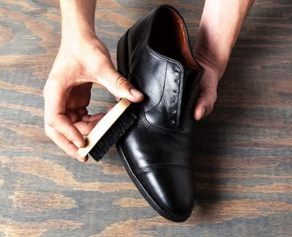 Cara Merawat Sepatu Kulit agar Awet dan Berkilau