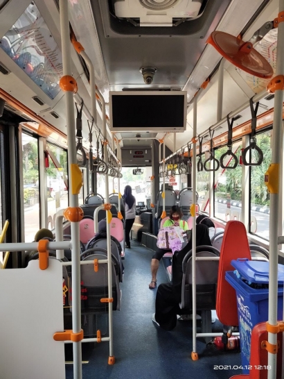 Ingin Menikmati Kota Surabaya, tapi Dompet Tipis? Yuk Naik Suroboyo Bus