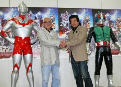 Pertarungan Model Bisnis Ultraman Vs Kamen Rider dari Perspektif Growth Hacking