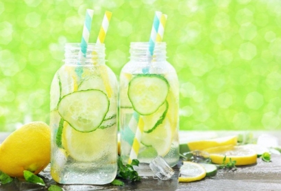 Minuman Detox Alami untuk Perawatan Wajah Biar Glowing dan Sehat