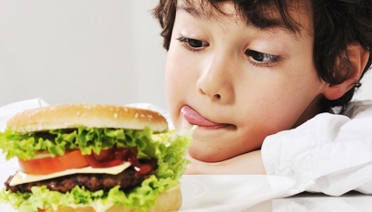 Bahaya Anak Terlalu Sering Mengonsumsi Junk Food