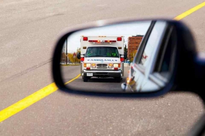 Mobil Ambulans Tidak Perlu Dikawal "Voorijder Dadakan" dan Pengantar Jenazah Agresif