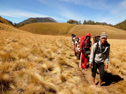 Pesona Mendaki Gunung Semeru