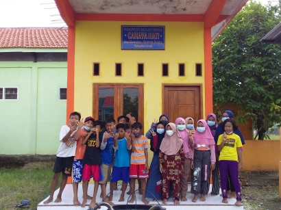 Antusiasme Anak-anak dalam Pembukaan Rumah Baca di Desa Gluranploso