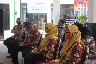 Mahasiswa KKN UM Sosialisasi BUMDes sebagai Wadah Kemandirian Desa Pamotan Kabupaten Malang