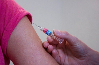Tips Aman dan Nyaman Mengikuti Vaksinasi Massal Covid-19