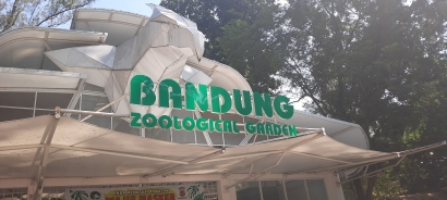Jalan-jalan ke Kebun Binatang Bandung