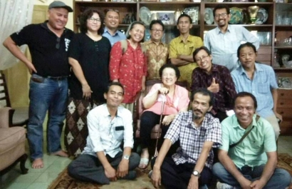 In Memoriam Ibu Prof. Dr. Conny Semiawan, Catatan Kecil untuk Sang Guru Teladan