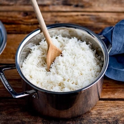 Penyebab Nasi Cepat Basi di Rice Cooker
