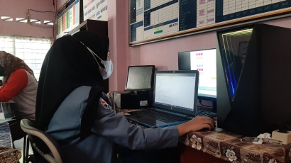 Menciptakan Sistem Pembelajaran yang Efektif dan Mudah Dipahami untuk Proses Belajar Mengajar Online di SD Yakeswa Kota Bandung