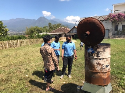 Pengembangan Alat Pembakar Sampah sebagai Solusi Pengolahan Sampah di Dusun Kedung Desa Giripurno