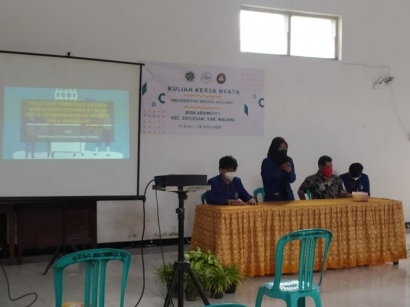 Pelatihan Penulisan Artikel Berita bagi Perangkat Desa untuk Mengembangkan Website Desa Ardimulyo oleh Tim KKN UM