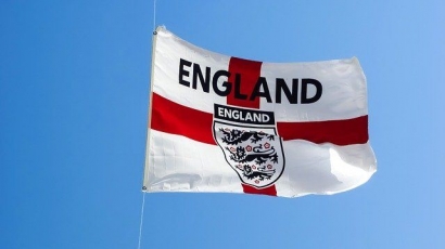 Pantaskah Inggris Disebut "Rumahnya" Sepak Bola?
