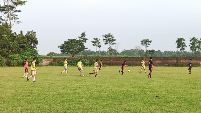 Pengalaman Mahasiswa KKN Mendampingi Pertandingan Persahabatan Juwet FC