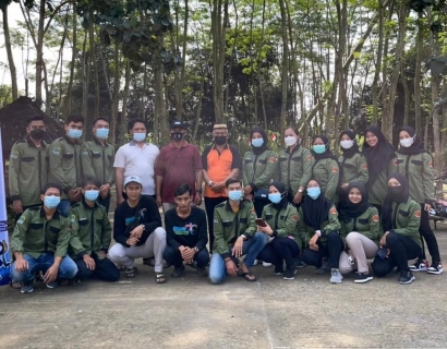 Di Tengah Pandemi Covid-19, Kelompok KKN UM Desa Gondosuli Melakukan Pelatihan Pembuatan Rolade Lele