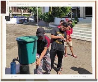 Mahasiswa PMM UMM Kelompok 56 Membuat Tempat Cuci Tangan dan Penambahan Tempat Sampah