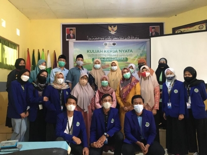 Pelatihan Media Pembelajaran Digital, Dewan Guru MI Manarul Huda Desa Sukoanyar Sangat Antusias