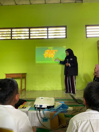 Sebarkan Semangat Pendidikan, PMM UMM 93 Adakan Belajar Bersama di SD Brumbun