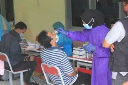 Antusiasme Warga Jaticempaka dalam Mengikuti Program Vaksinasi Massal Kota Bekasi 2021