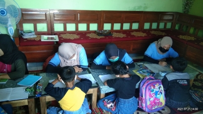 KKN UM Adakan Program Belajar Mengajar di Desa Selopuro sebagai Realisasi Mahasiswa Kampus Pendidikan