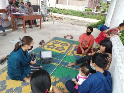Berantas Penyebaran Covid-19, Mahasiswi KKN UNDIP Edukasi Perilaku Hidup Bersih dan Sehat (PHBS) di Desa Saitnihuta