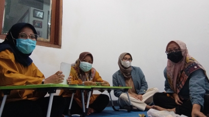 Pelatihan Pemanfaatan Media Kertas Origami untuk Pembelajaran Daring di Masa Pandemi Covid-19